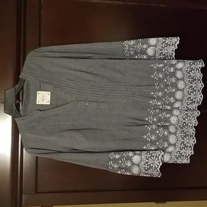 Style and co. Gray and white blouse size Large